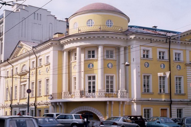 <p> Деревянные окна для исторических зданий. <p> Деревянные окна для исторических зданий.